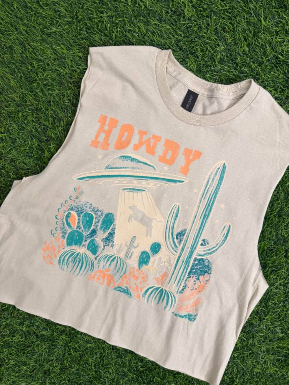 Howdy UFO Cropped Muscle Tank - Picture 2 of 3